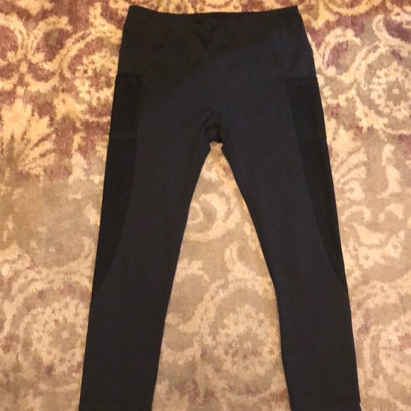 Therapy mesh detail workout legging capris L - Picture 2 of 7